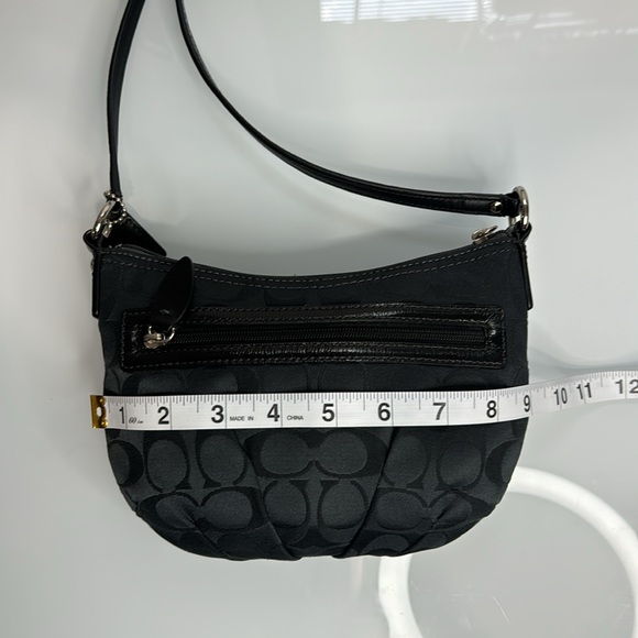 NWOT Coach black signature pleated fabric swing pack bag - Picture 9 of 13